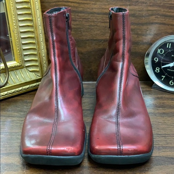 Reaction leather made in Brazil ankle boots - Picture 7 of 8